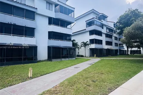 8215 SW 152nd Ave # 307, Miami FL 33193