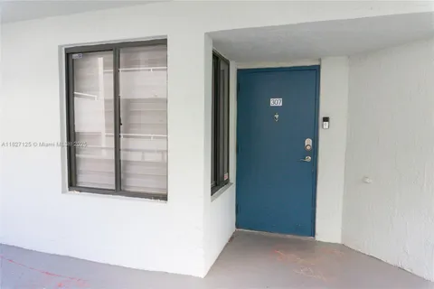 8215 SW 152nd Ave # 307, Miami FL 33193