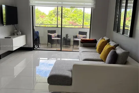 8215 SW 152nd Ave # 307, Miami FL 33193