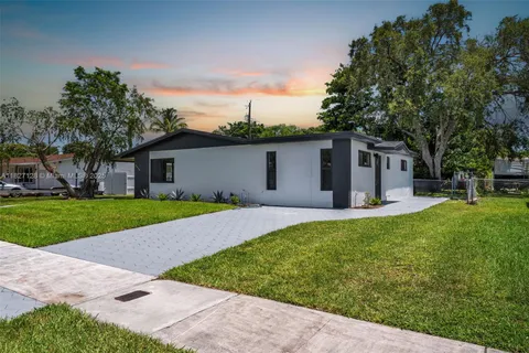9970 SW 161 St, Miami FL 33157