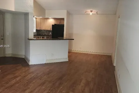 437 Vista Isles Dr # 2221, Sunrise FL 33325