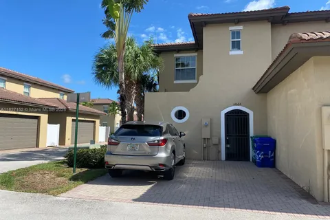 14664 SW 14th St, Pembroke Pines FL 33027