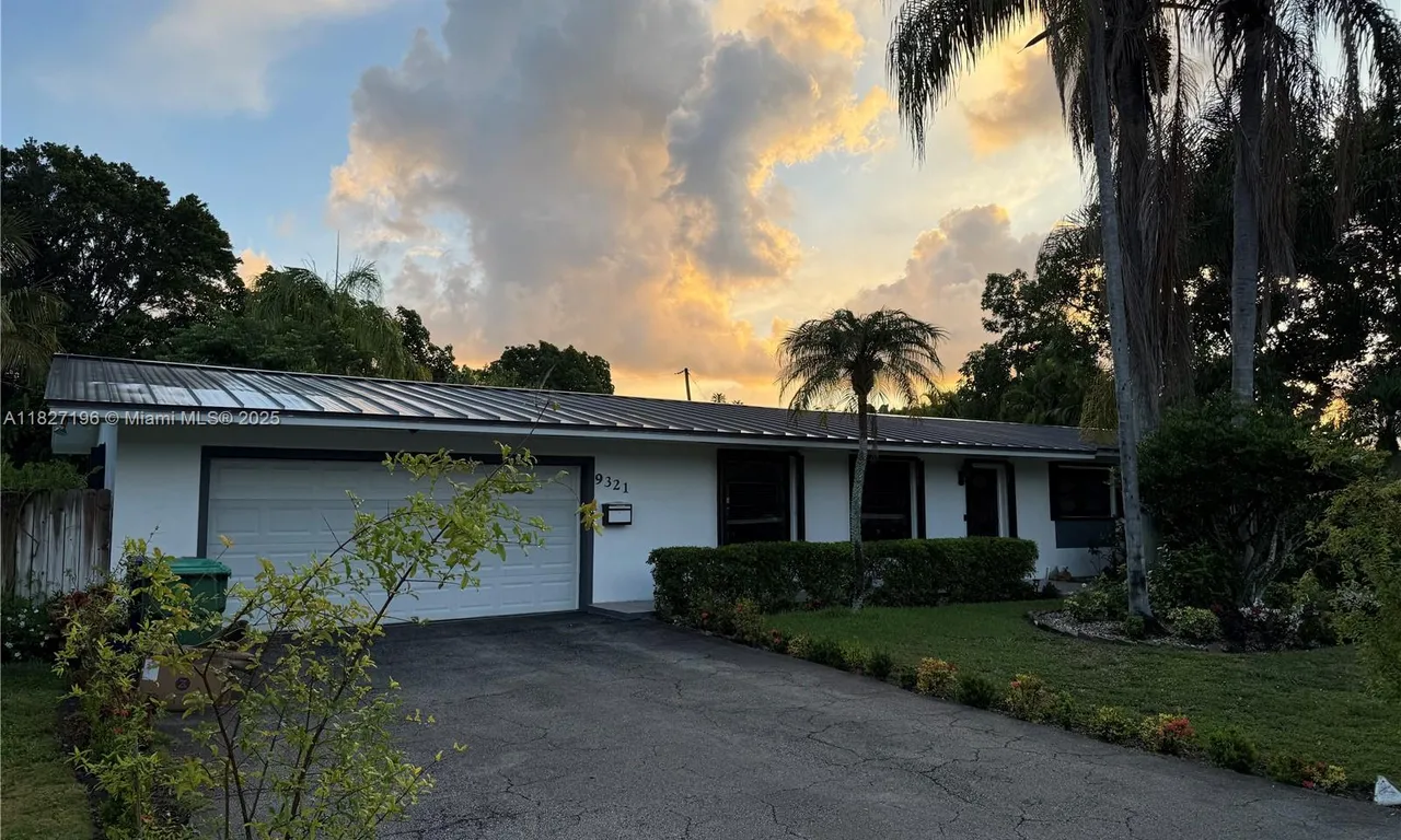 9321 SW 177th St, Palmetto Bay FL 33157