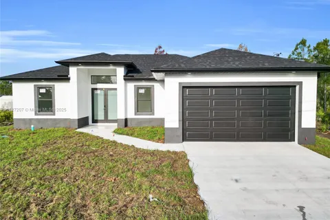 464 Redwing St, Lehigh Acres FL 33974