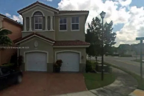 8513 NW 109th Ct, Doral FL 33178