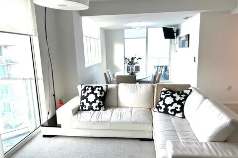 253 NE 2nd St # 3903, Miami FL 33132