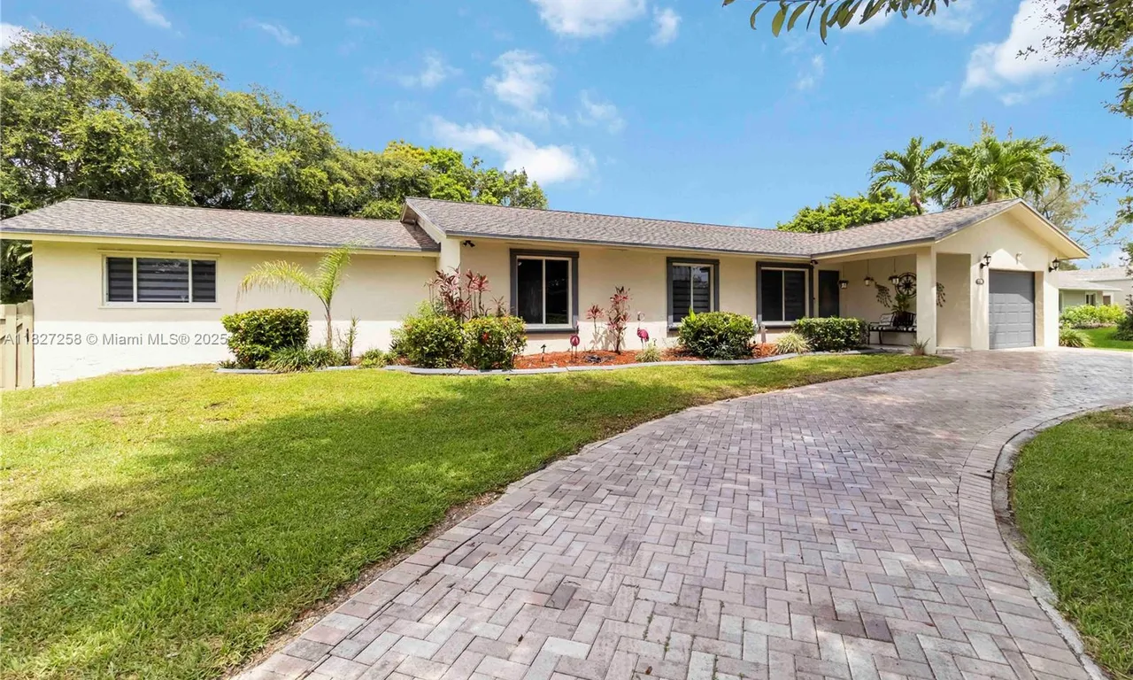 431 S Old Hiatus Rd, Plantation FL 33325