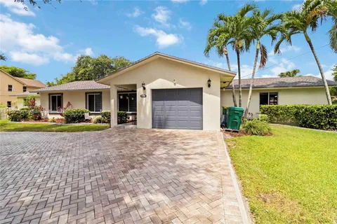 431 S Old Hiatus Rd, Plantation FL 33325