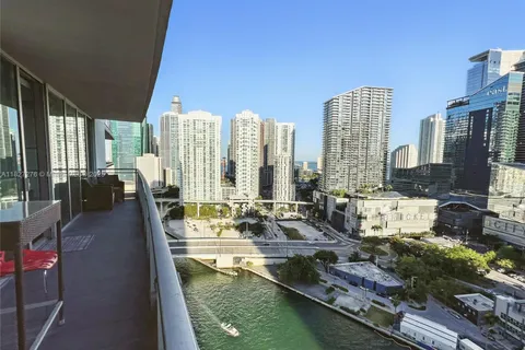 92 SW 3rd St # 2602, Miami FL 33130