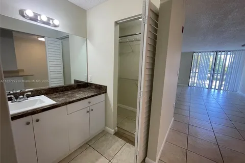 750 NE 195th St # 227, Miami FL 33179