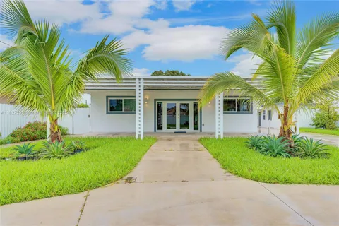 2247 NW 2nd St, Miami FL 33125