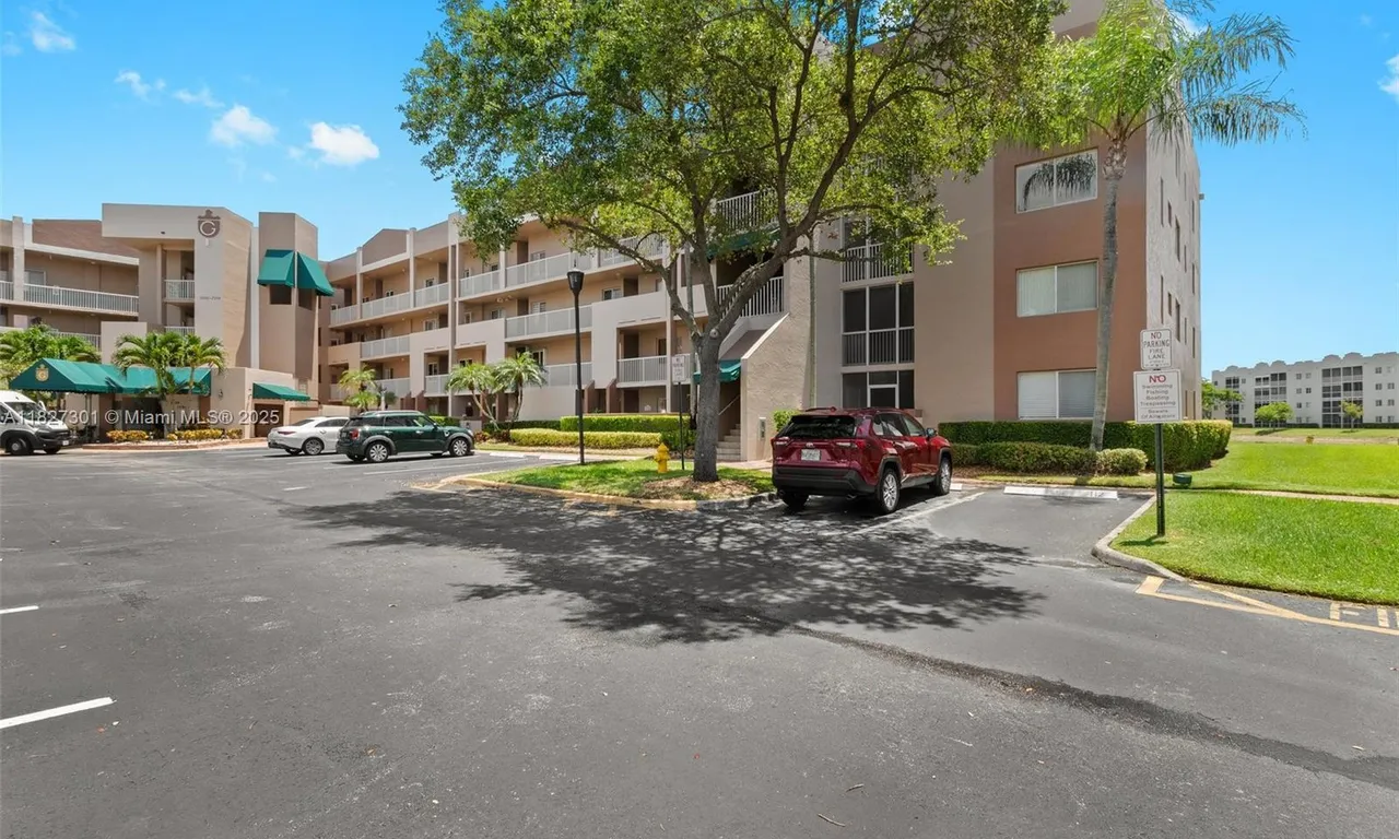 7592 Granville Dr # 411, Tamarac FL 33321