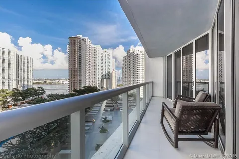 495 Brickell Ave # 1806, Miami FL 33131