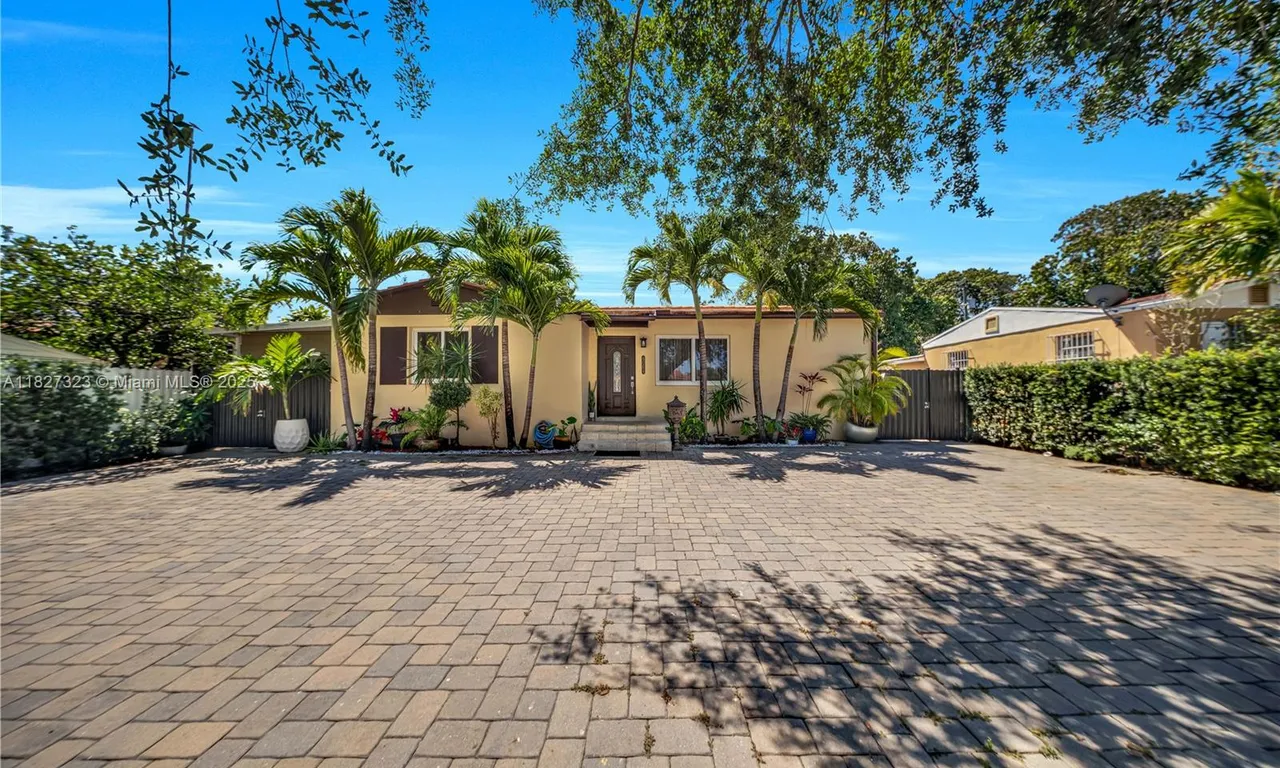 4064 NW 4th Ter, Miami FL 33126