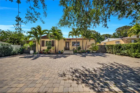 4064 NW 4th Ter, Miami FL 33126