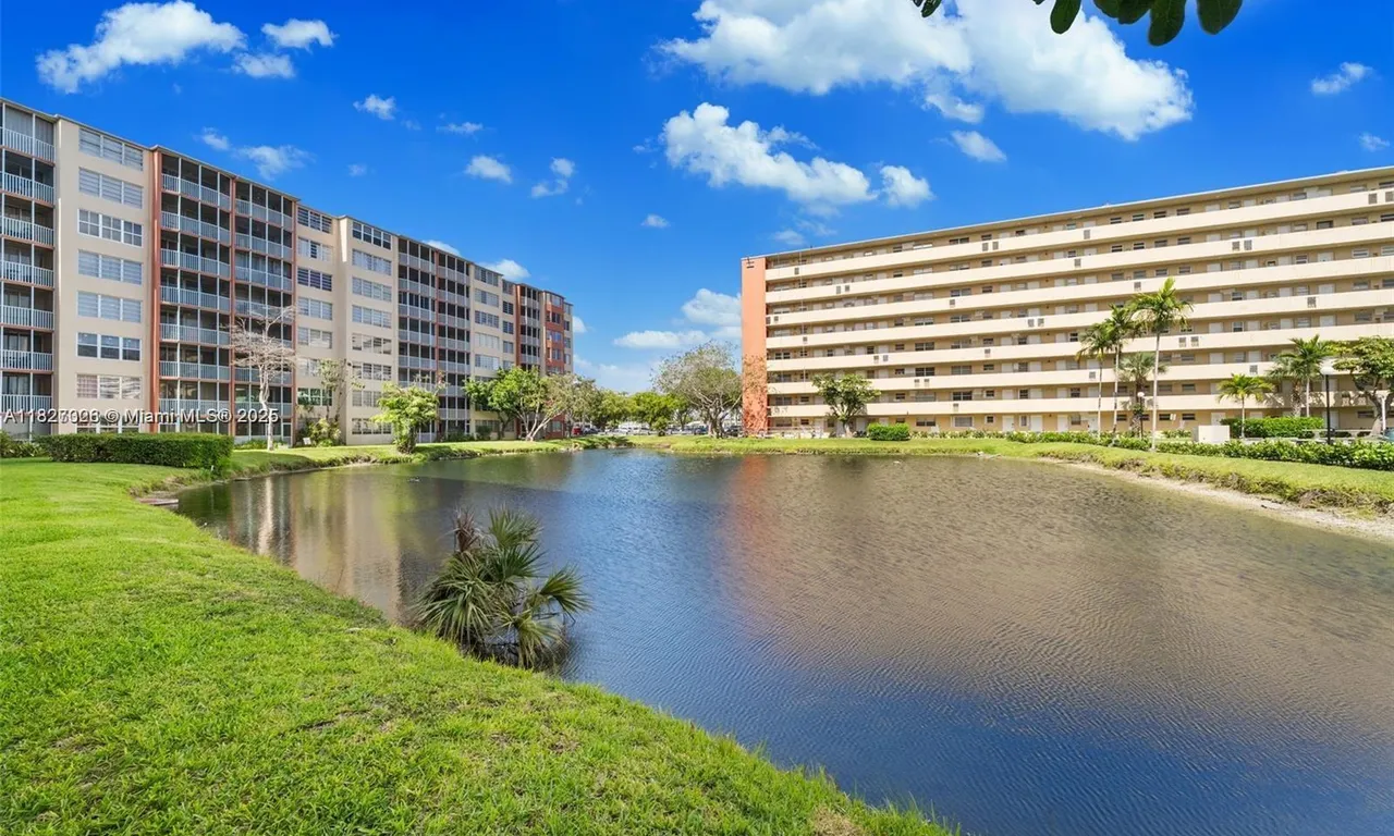 1770 NE 191st St # 1, Miami FL 33179