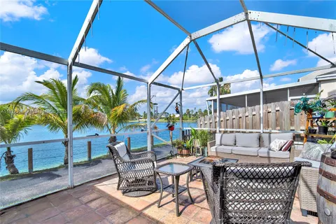 9891 SW 221st Ter, Cutler Bay FL 33190