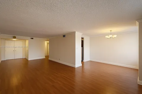 251 174th St # 115, Sunny Isles Beach FL 33160
