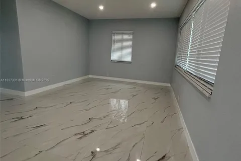 16440 NE 10th Ave, North Miami Beach FL 33162