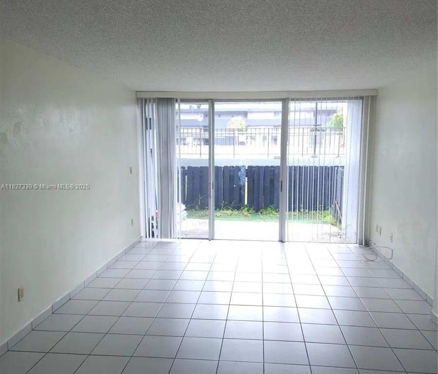 8821 W Flagler St # 112, Miami FL 33174