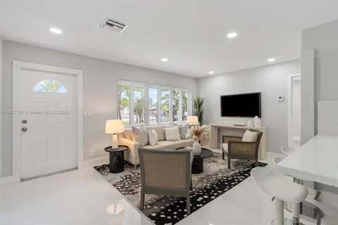 410 NE 58th Ct, Oakland Park FL 33334