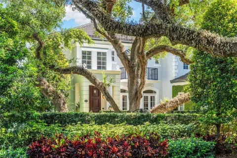 1171 Tiara Ct, Coral Gables FL 33134