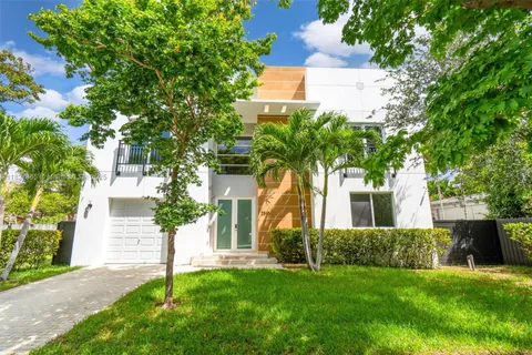 2510 SW 2nd Ave, Miami FL 33129