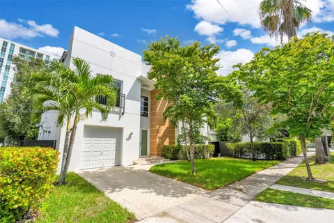 2510 SW 2nd Ave, Miami FL 33129
