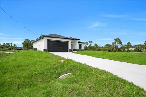643 knapp St, Lehigh Acres FL 33974