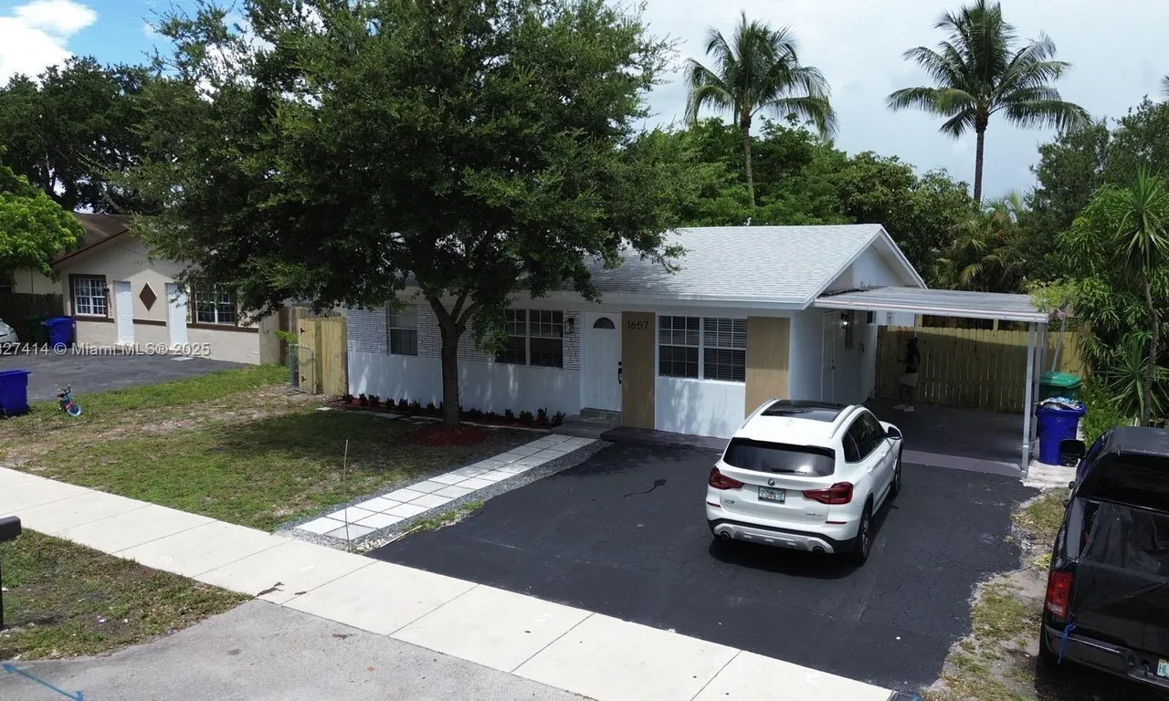 1657 SW 44th Ave, Fort Lauderdale FL 33317