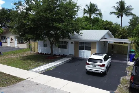 1657 SW 44th Ave, Fort Lauderdale FL 33317