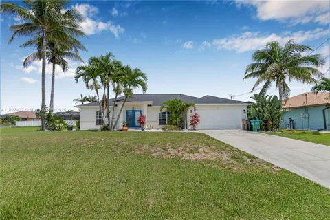 2607 Surfside Blvd, Cape Coral FL 33914