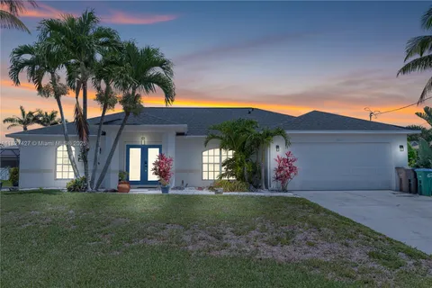 2607 Surfside Blvd, Cape Coral FL 33914