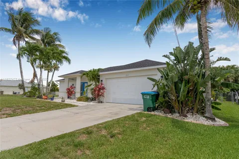 2607 Surfside Blvd, Cape Coral FL 33914