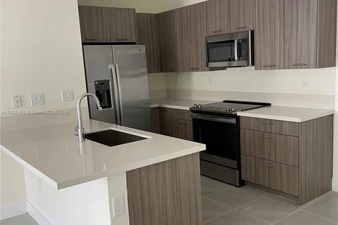 4625 NW 83rd Path # 4625, Doral FL 33166