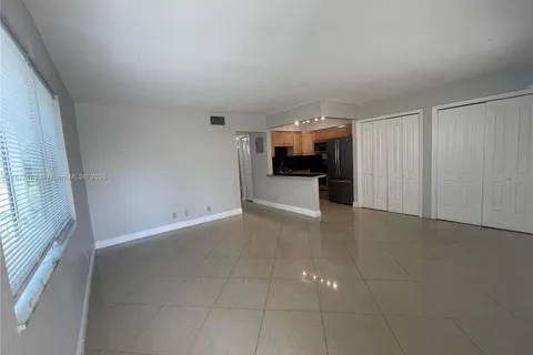 4051 NE 13th Ave # 3, Oakland Park FL 33334