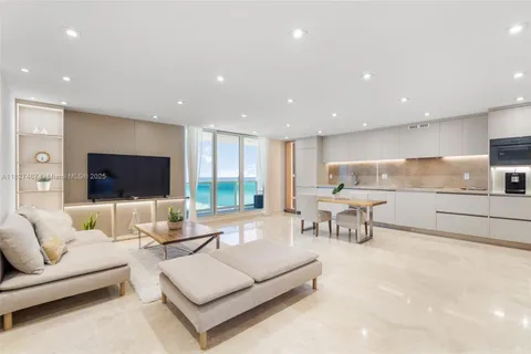 2301 Collins Ave # 1012, Miami Beach FL 33139