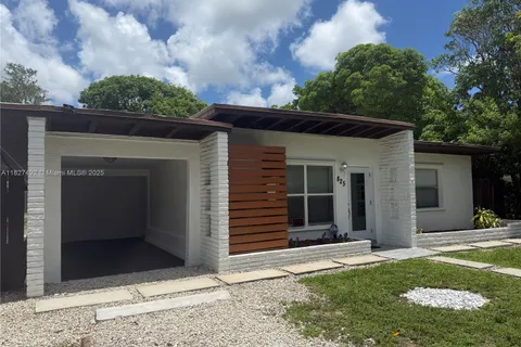 825 NW 127th St, North Miami FL 33168
