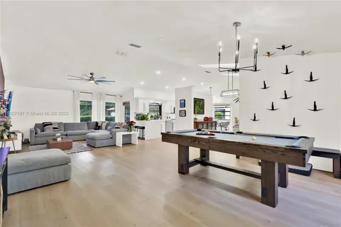 8525 NW 49th Dr, Coral Springs FL 33067