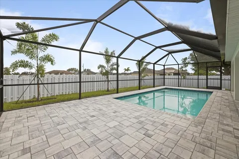 1008 NW 10th St, Cape Coral FL 33993
