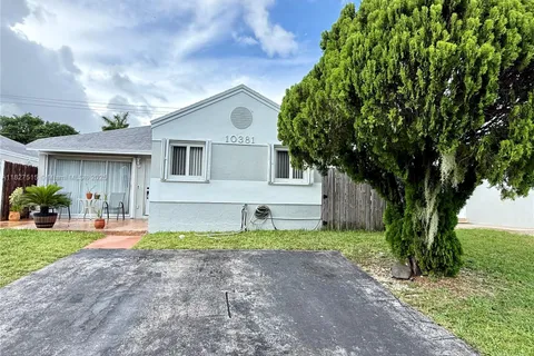 10381 SW 205th Ter, Cutler Bay FL 33189