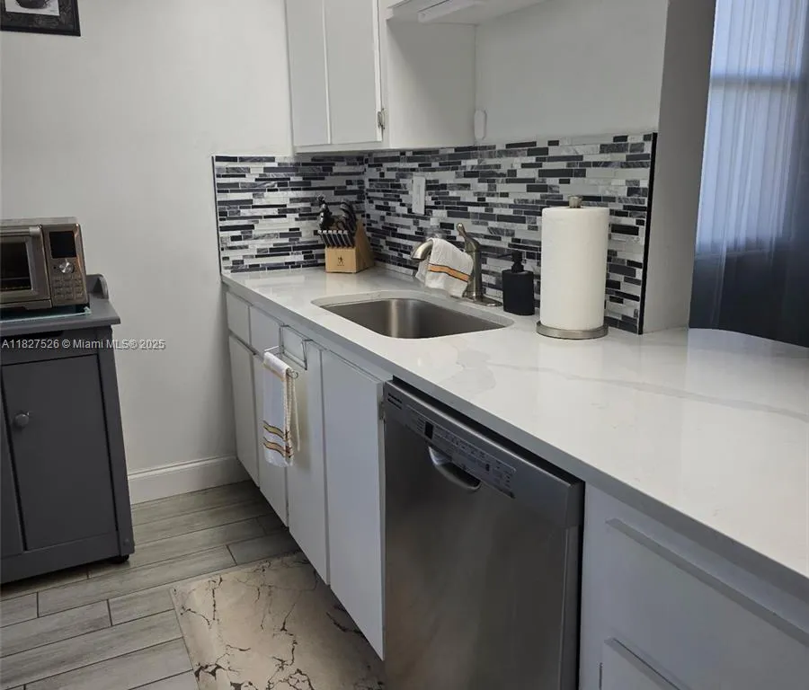 6800 Cypress Rd # 106, Plantation FL 33317