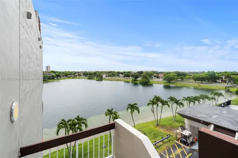 10290 NW 9th St Cir # 511, Miami FL 33172