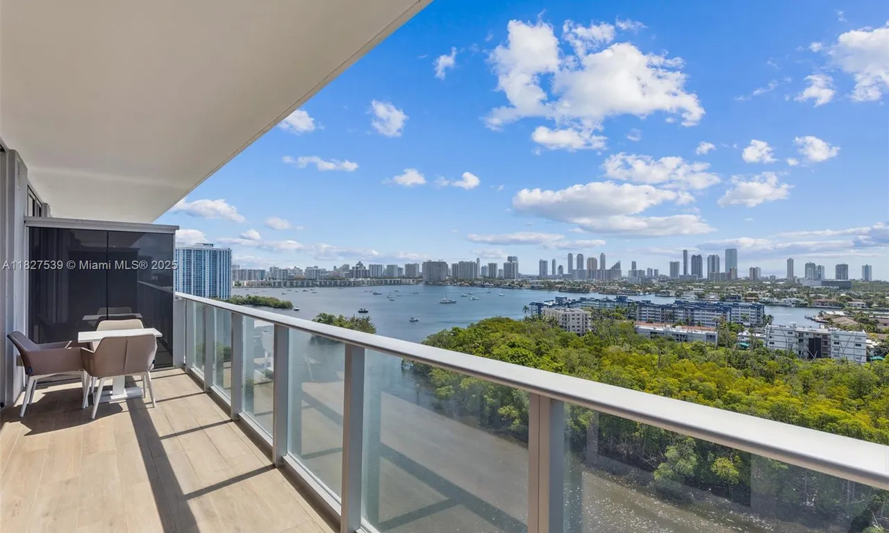 16385 Biscayne Blvd # 1618, North Miami Beach FL 33160