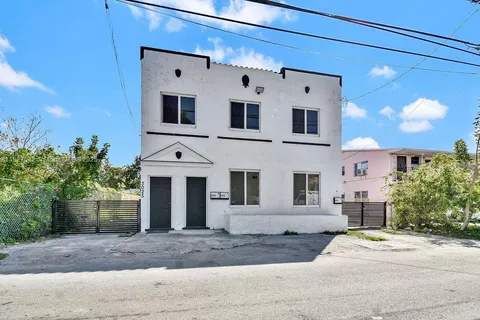 3025 NW 8th Ave # 1, Miami FL 33127