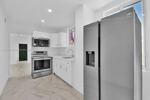 3025 NW 8th Ave # 1, Miami FL 33127