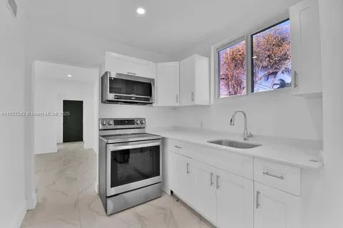 3025 NW 8th Ave # 1, Miami FL 33127