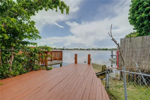 2403 SW 58th Mnr # 2, Dania Beach FL 33312