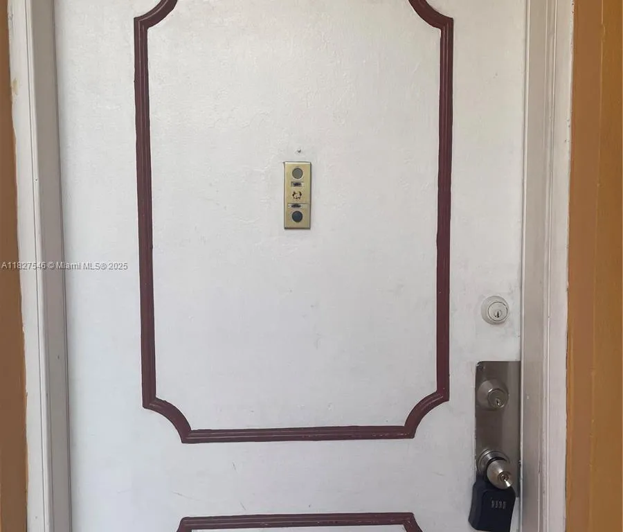 365 NE 125th St # 302, North Miami FL 33161