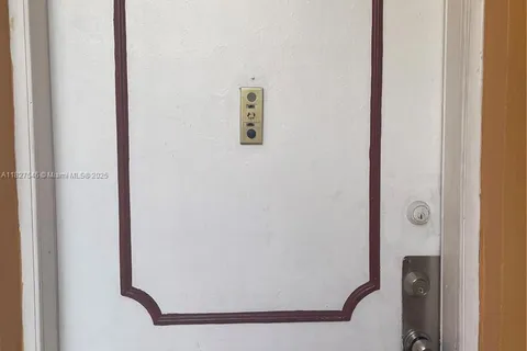 365 NE 125th St # 302, North Miami FL 33161